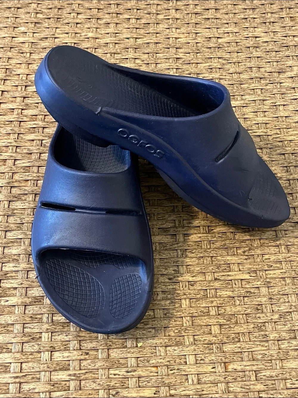 OOFOS Navy Slide with Cushioned Footbed